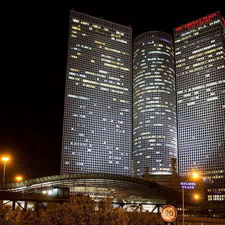 Crowne Plaza Tel Aviv City Center By Ihg Εξωτερικό φωτογραφία The Azrieli Center, the largest commercial center in Israel