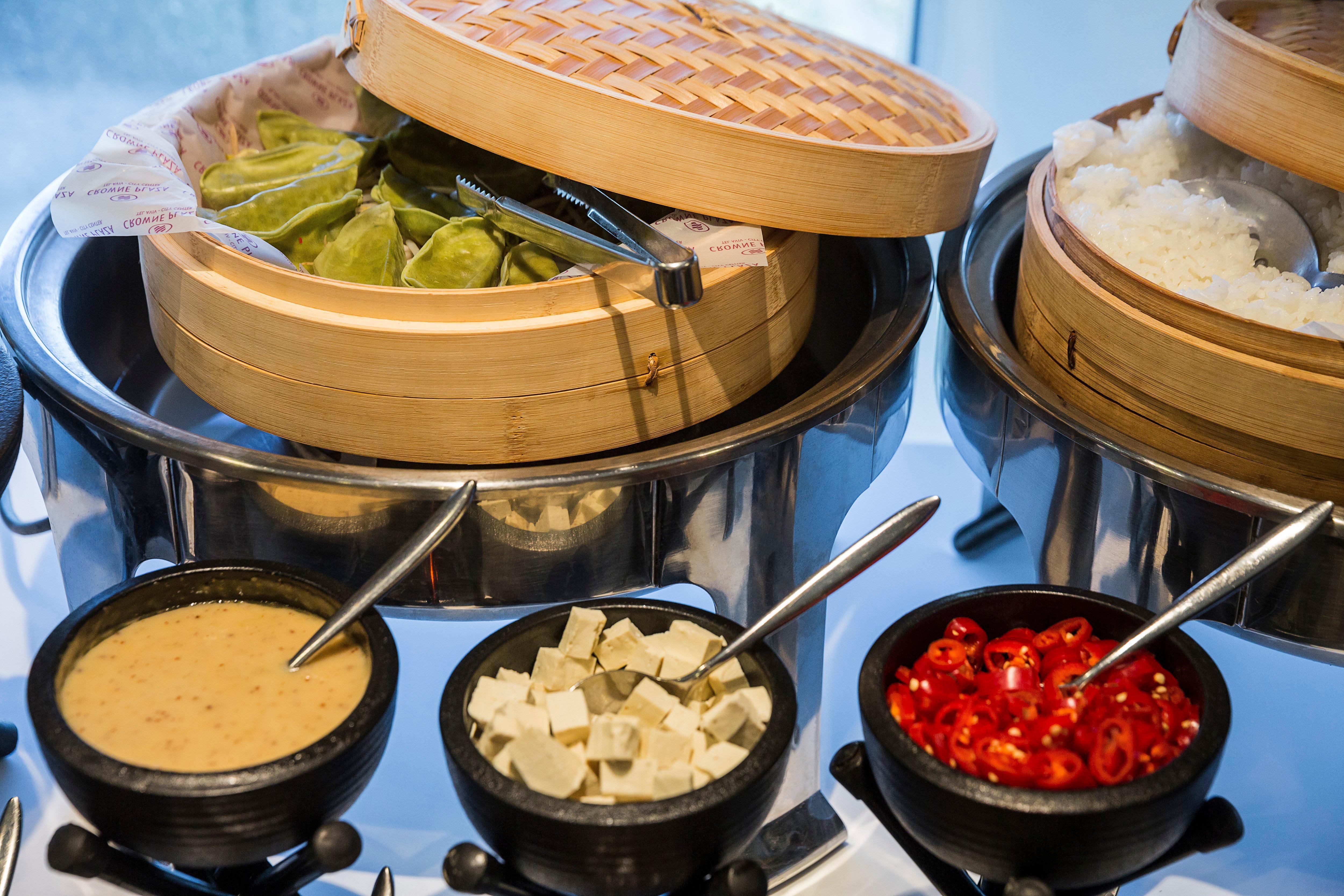 Crowne Plaza Tel Aviv City Center By Ihg Εξωτερικό φωτογραφία Dim sum and condiments