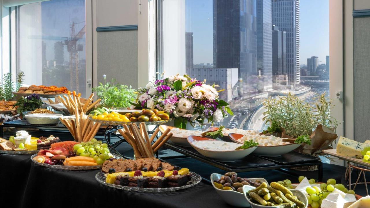 Crowne Plaza Tel Aviv City Center By Ihg Εξωτερικό φωτογραφία A buffet