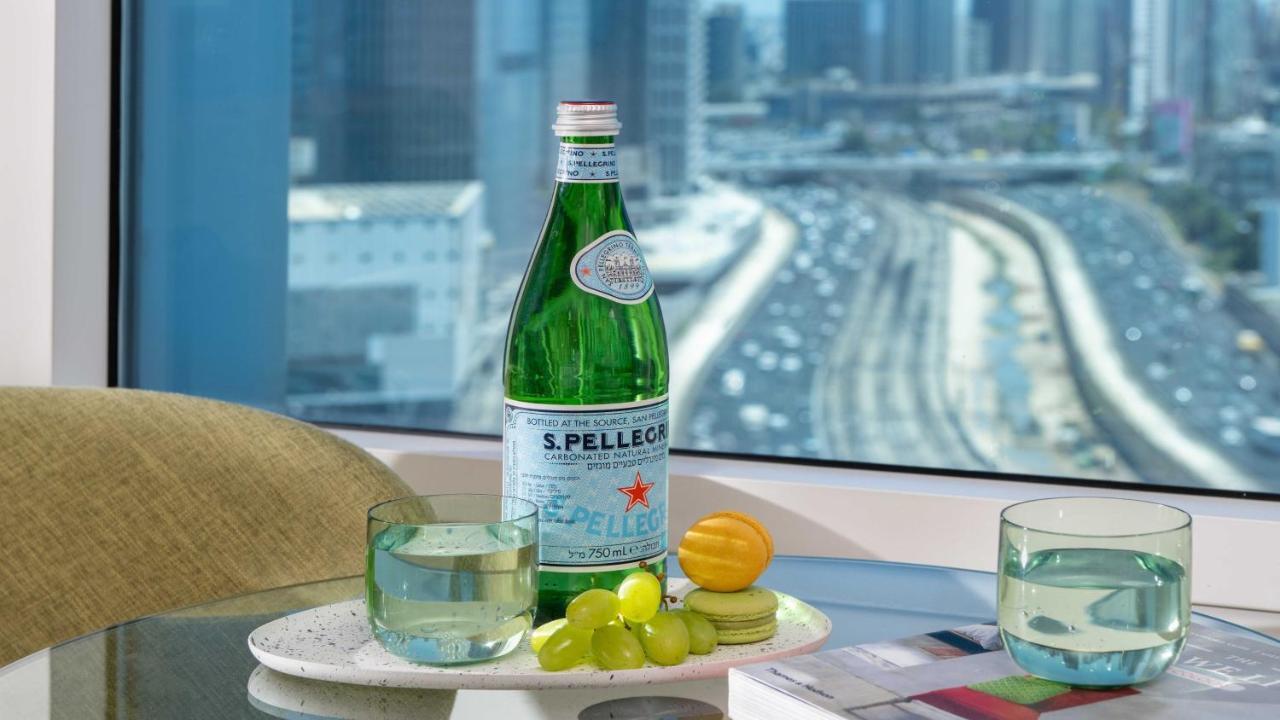 Crowne Plaza Tel Aviv City Center By Ihg Εξωτερικό φωτογραφία A bottle of S. Pellegrino