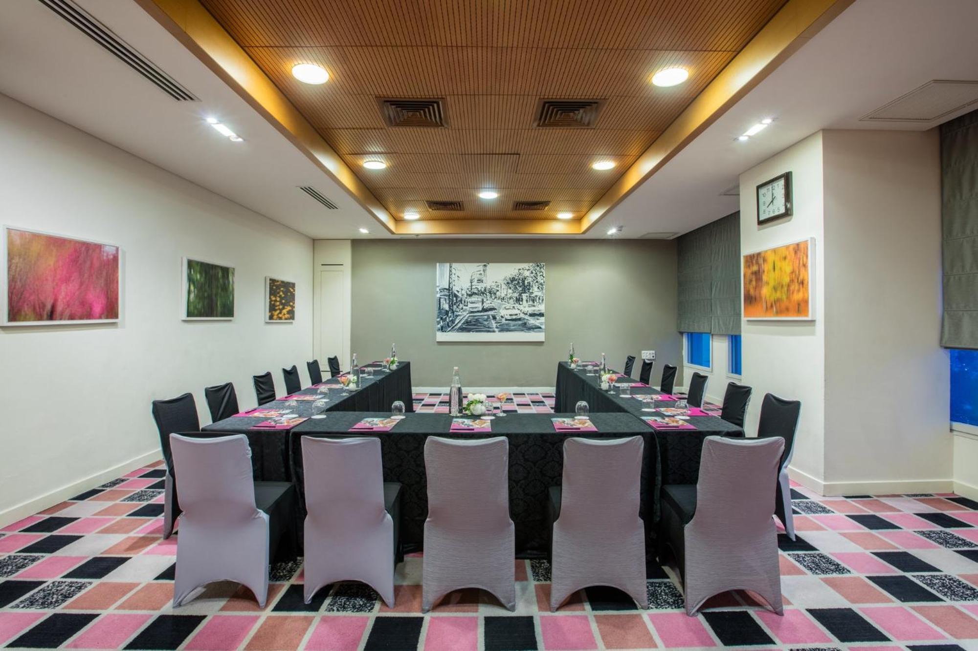 Crowne Plaza Tel Aviv City Center By Ihg Εξωτερικό φωτογραφία Meeting room